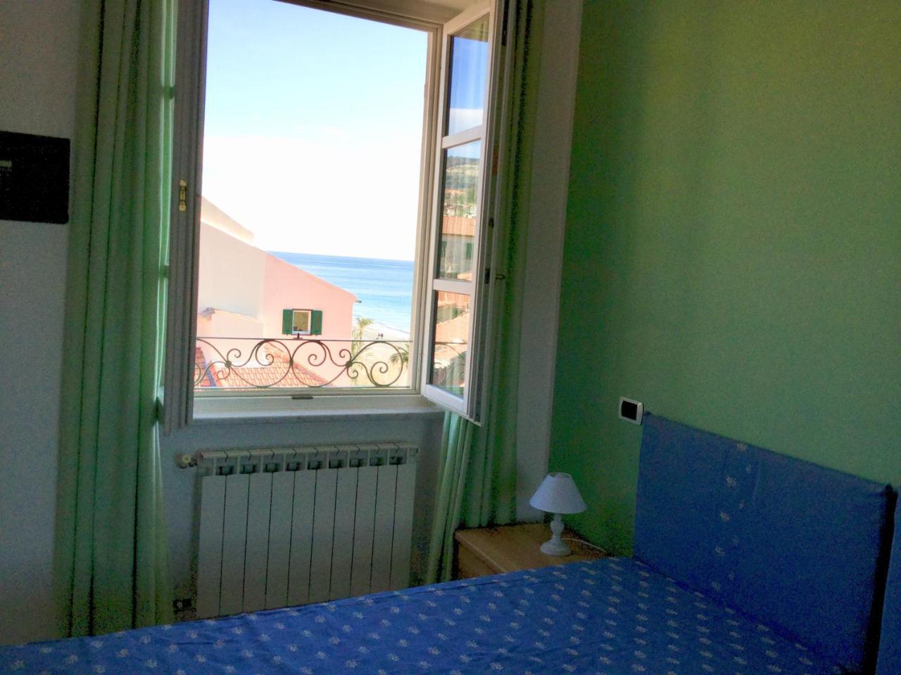 La Villetta Appartamenti Per Vacanze Finale Ligure Buitenkant foto