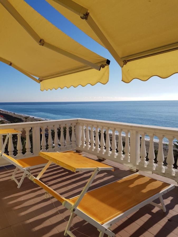 La Villetta Appartamenti Per Vacanze Finale Ligure Buitenkant foto